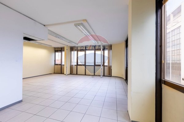 ufficio in vendita a Roma in zona EUR