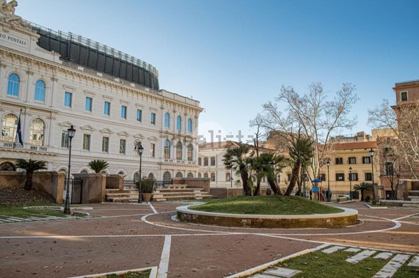 appartamento in vendita a Roma in zona Esquilino