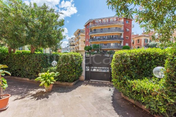 appartamento in vendita a Roma in zona Gianicolense
