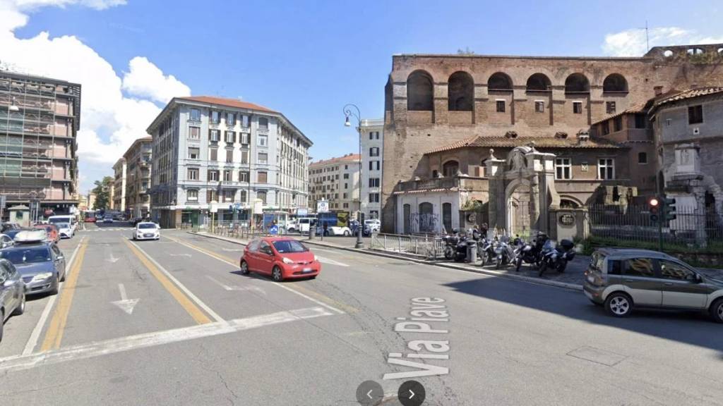 negozio in vendita a Roma in zona Castro Pretorio