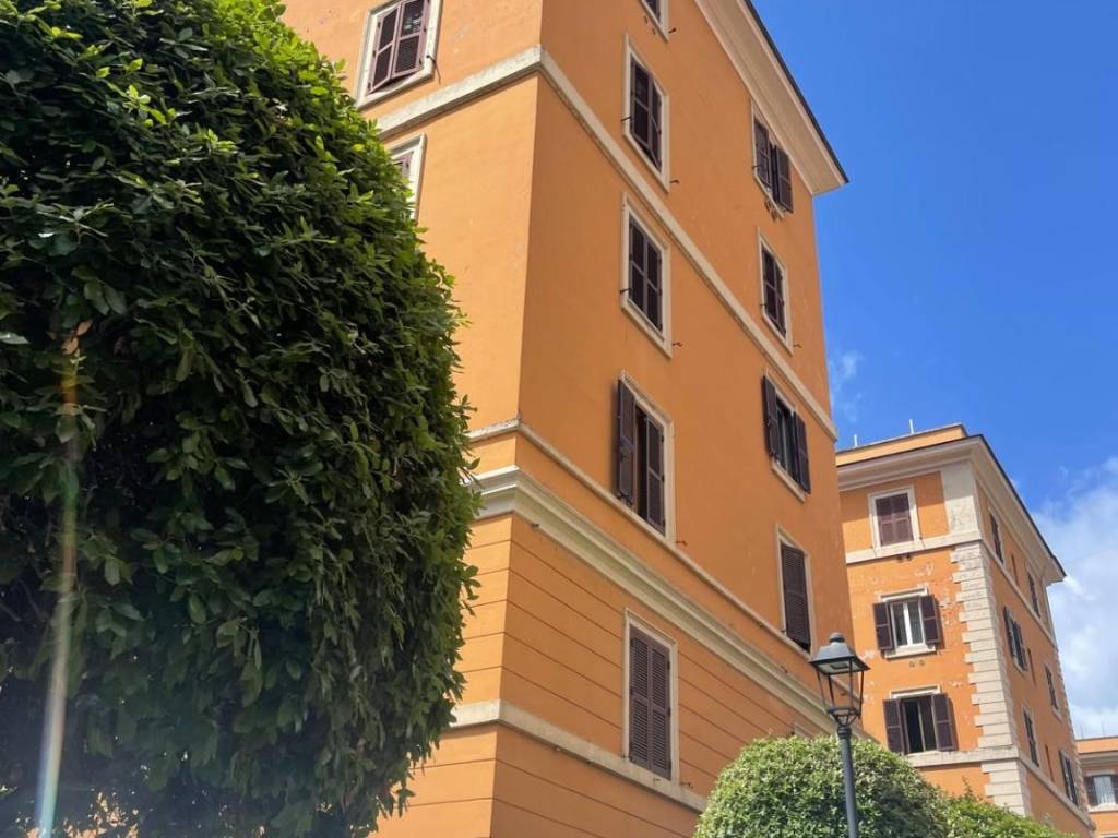 appartamento in vendita a Roma in zona Tuscolano