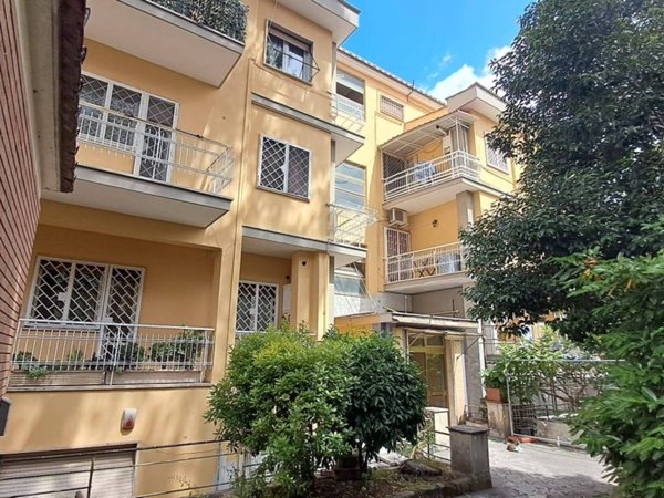 appartamento in vendita a Roma in zona Appio Claudio