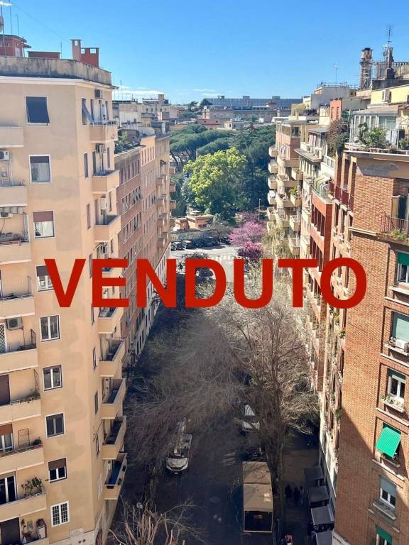 appartamento in vendita a Roma in zona Nomentano