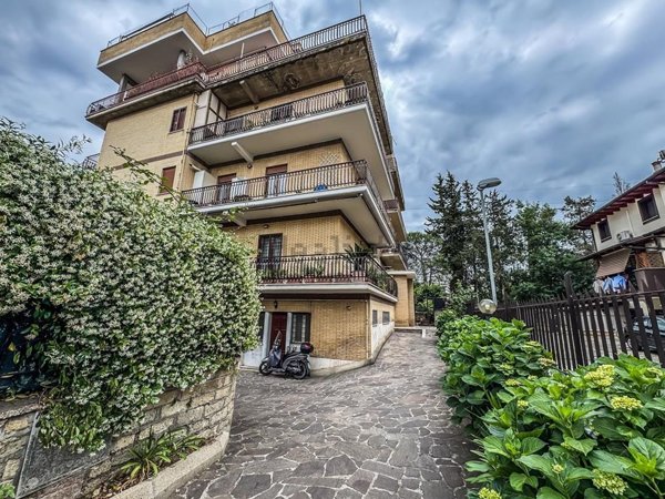 appartamento in vendita a Roma in zona Selva Candida