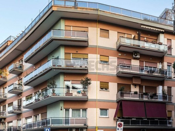 appartamento in vendita a Roma in zona Trieste