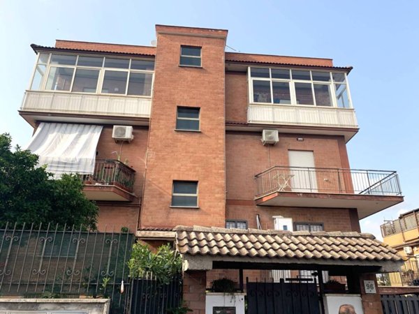 appartamento in vendita a Roma in zona Massimina/Casal Lumbroso