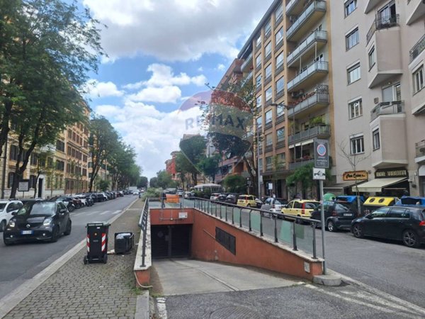 negozio in vendita a Roma in zona Della Vittoria