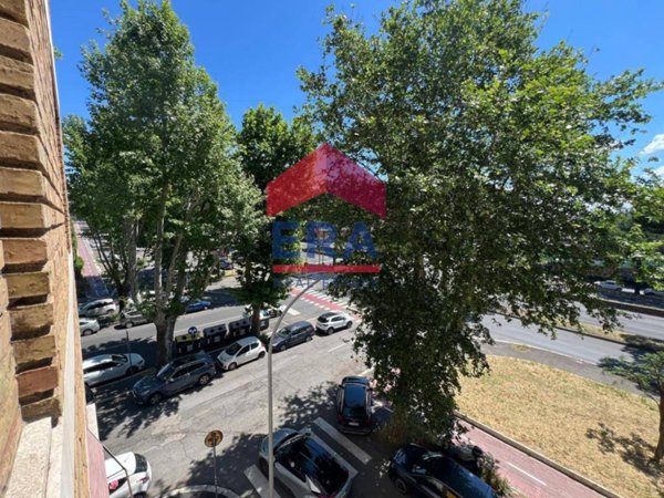 appartamento in vendita a Roma in zona Ostiense