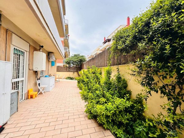 appartamento in vendita a Roma in zona Ostia