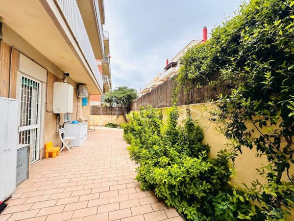 appartamento in vendita a Roma in zona Ostia