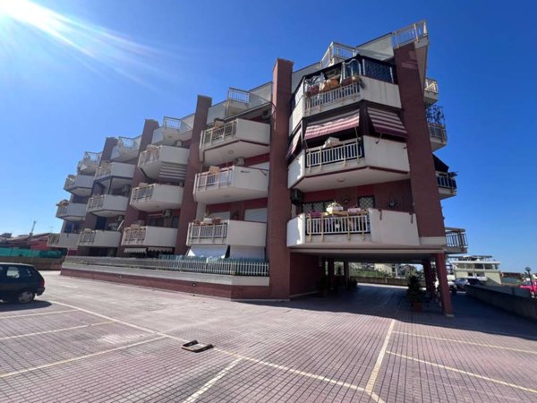 appartamento in vendita a Roma in zona Acilia