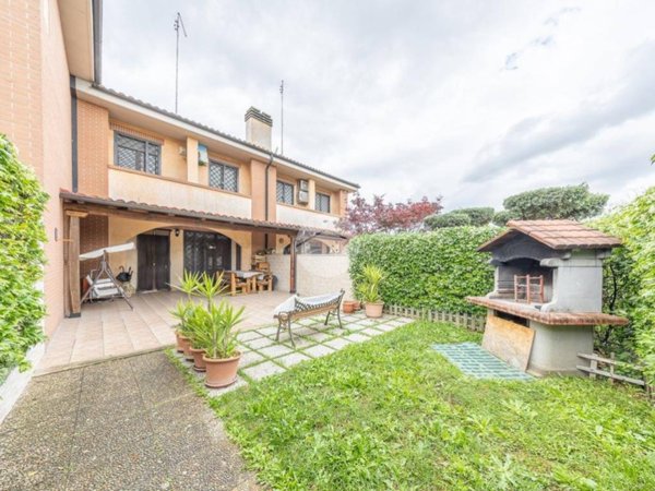 casa indipendente in vendita a Roma in zona Castelverde