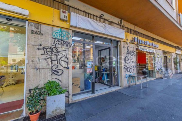 negozio in vendita a Roma in zona Trastevere
