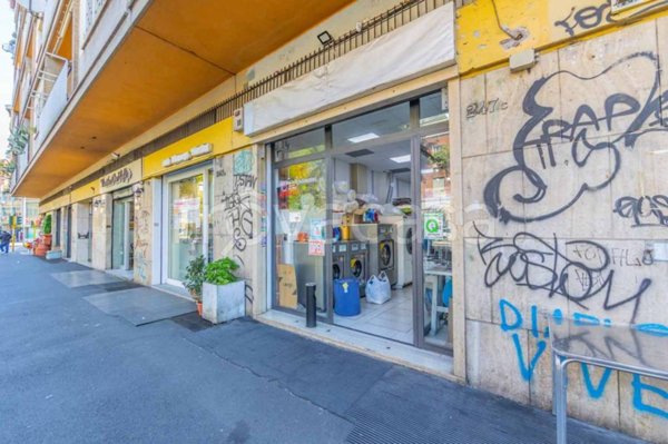 negozio in vendita a Roma in zona Trastevere