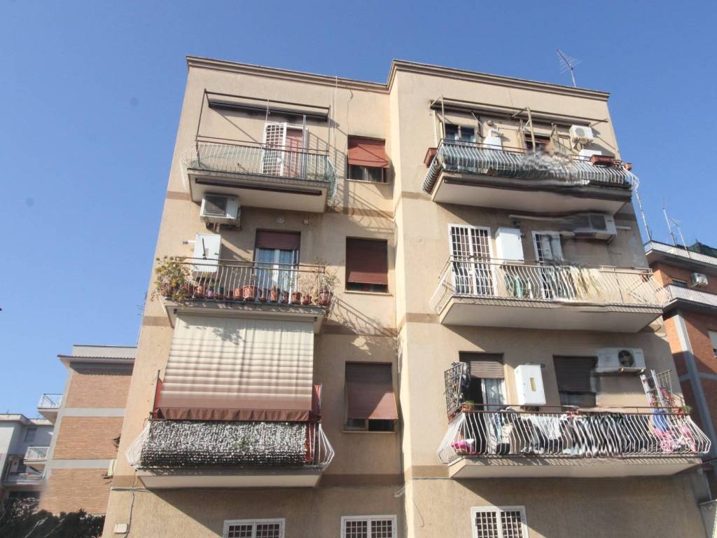 appartamento in vendita a Roma in zona Torre Maura