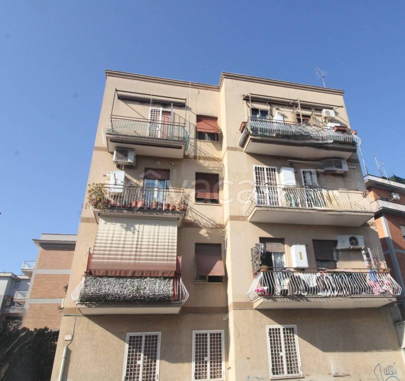 appartamento in vendita a Roma in zona Torre Maura