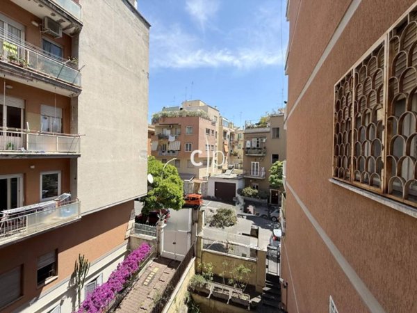appartamento in vendita a Roma in zona Gianicolense