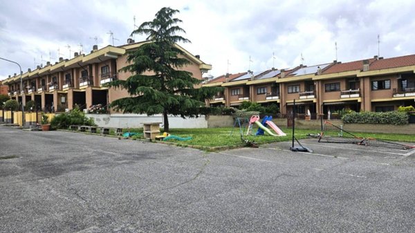 casa indipendente in vendita a Roma in zona Tor Bella Monaca