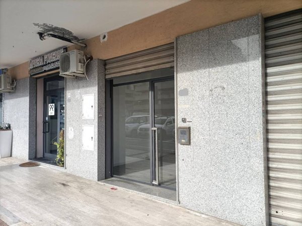 negozio in vendita a Roma in zona Vitinia
