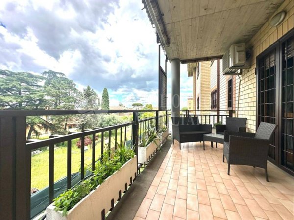 appartamento in vendita a Roma in zona Osteria del Curato
