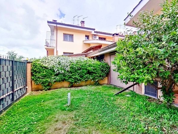appartamento in vendita a Roma in zona Infernetto