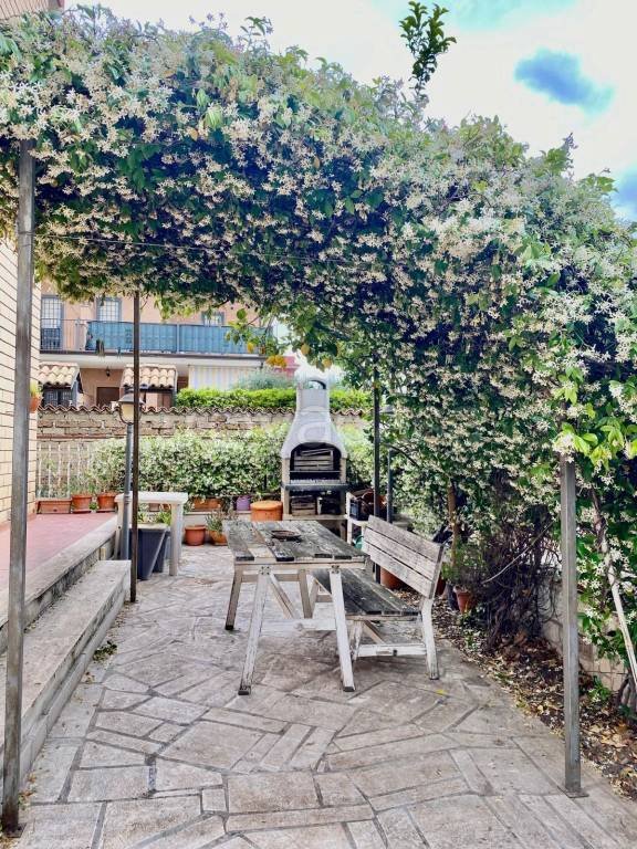 appartamento in vendita a Roma in zona Acilia