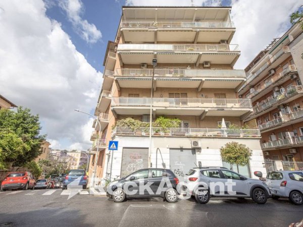 appartamento in vendita a Roma in zona Gianicolense
