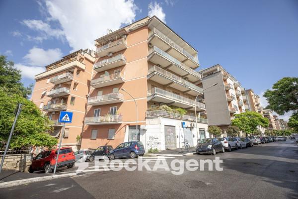 appartamento in vendita a Roma in zona Gianicolense