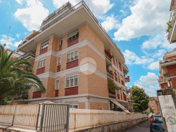 appartamento in vendita a Roma in zona Gianicolense