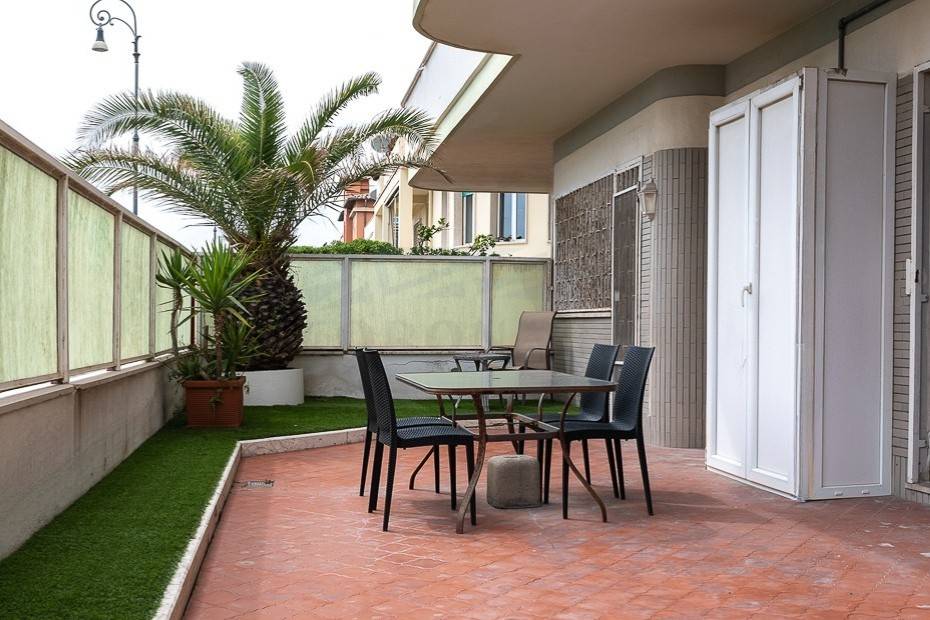 appartamento in vendita a Roma in zona Ostia