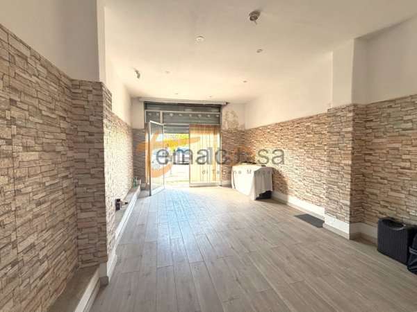 locale commerciale in vendita a Roma in zona Alessandrino