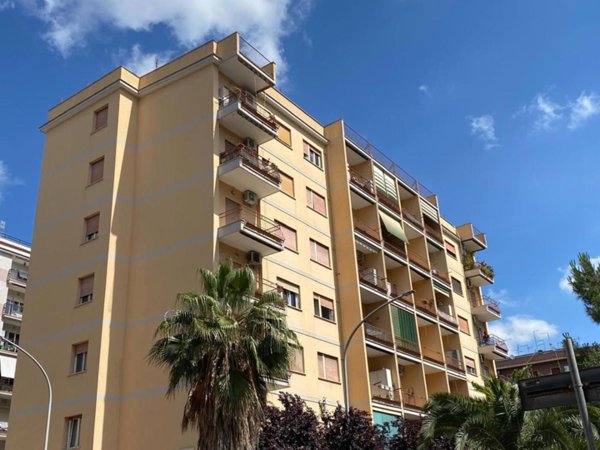 appartamento in vendita a Roma in zona Appio Claudio