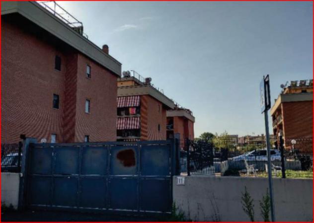 appartamento in vendita a Roma in zona Lunghezza