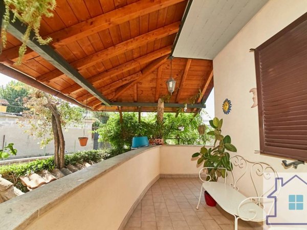 casa indipendente in vendita a Roma in zona Torre Angela