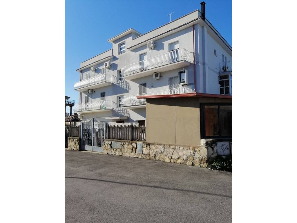 appartamento in vendita a Roma in zona Tor Bella Monaca
