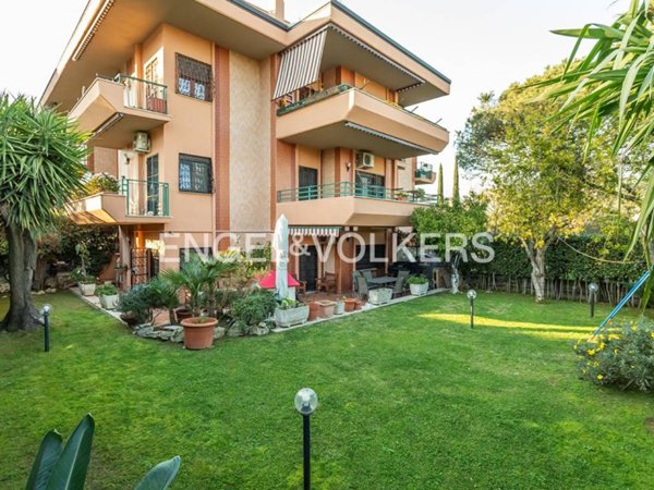 appartamento in vendita a Roma in zona Mostacciano