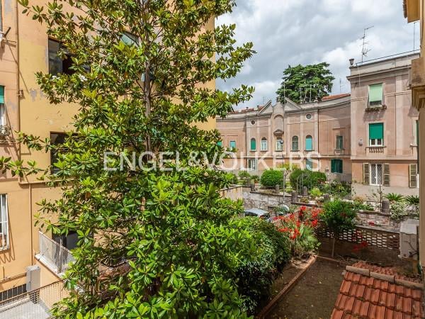 appartamento in vendita a Roma in zona Ostiense