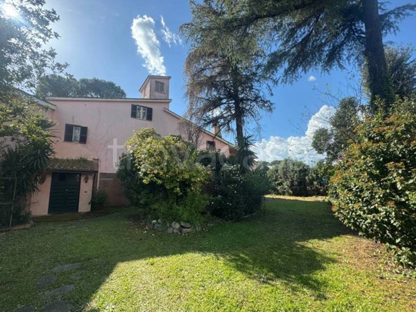 casa indipendente in vendita a Roma in zona Casal Monastero