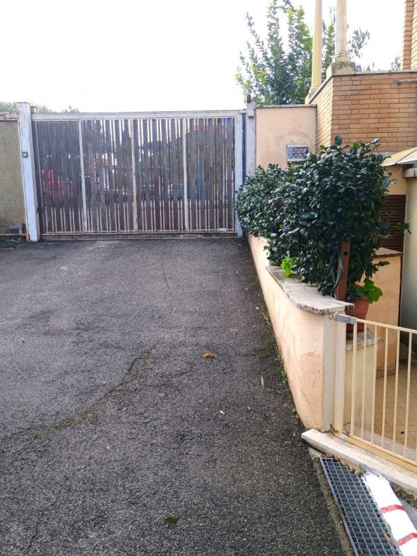 appartamento in vendita a Roma in zona Selva Candida