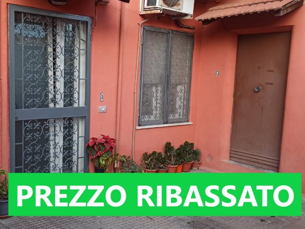 appartamento in vendita a Roma in zona Appio Latino