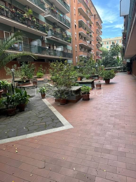 appartamento in vendita a Roma in zona Prenestino-Labicano