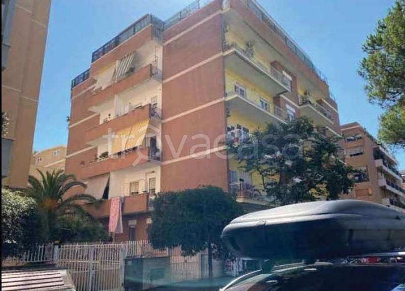 appartamento in vendita a Roma in zona Ostia