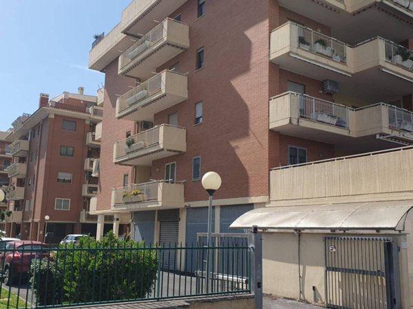 appartamento in vendita a Roma in zona Ostia Antica