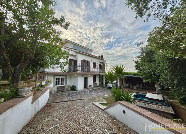 casa indipendente in vendita a Roma in zona Borghesiana
