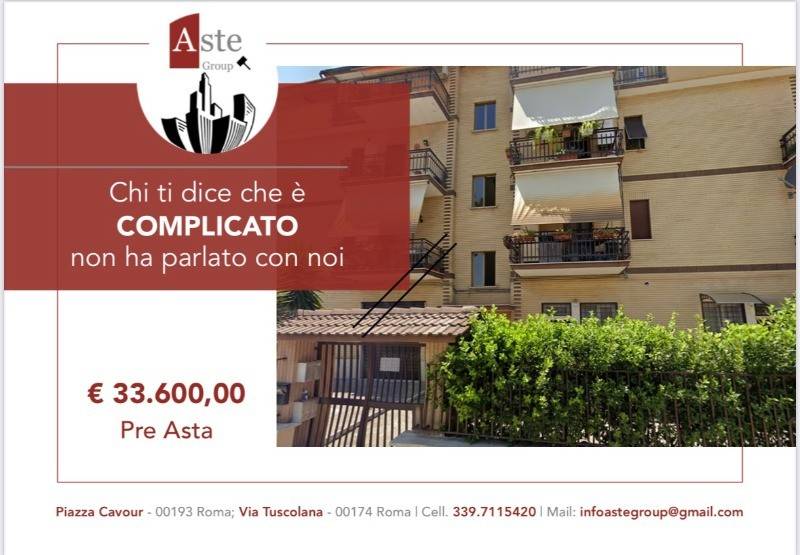negozio in vendita a Roma in zona Valle Muricana
