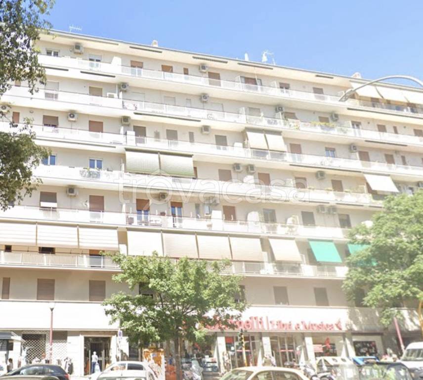 appartamento in vendita a Roma in zona Ostiense
