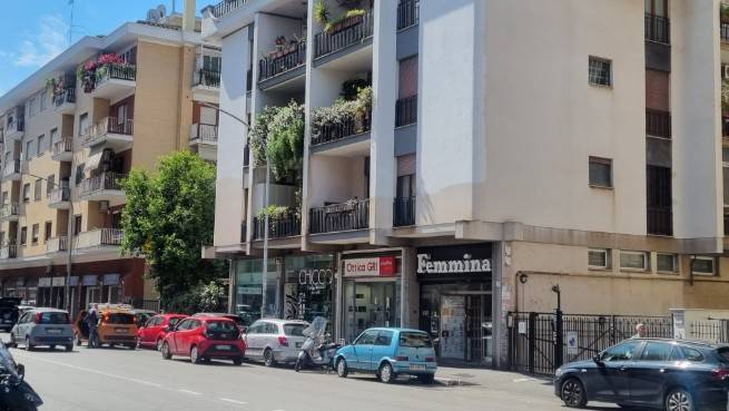 negozio in vendita a Roma in zona Monte Sacro/Talenti
