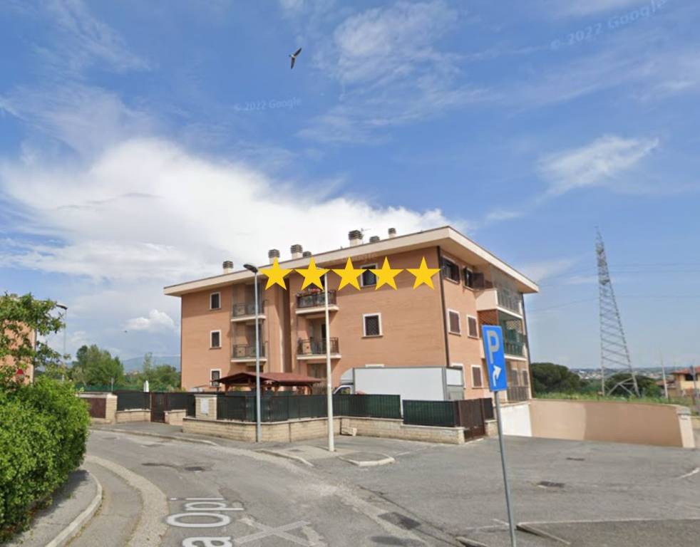 appartamento in vendita a Roma in zona Castelverde