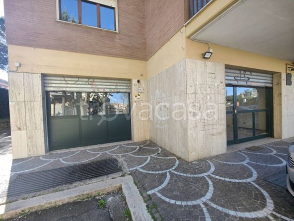 negozio in vendita a Roma in zona La Storta