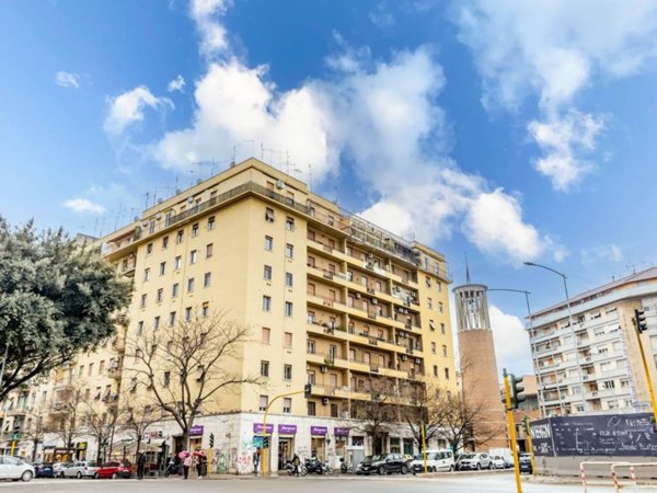 appartamento in vendita a Roma in zona Ostiense